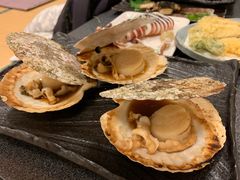 烤扇贝-鱼真(うおまさ)