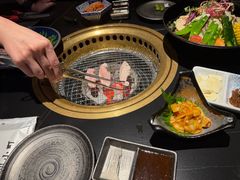 -山川小町·极番烧肉(新地假日广场店)