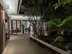 -Chom Cafe and Restaurant