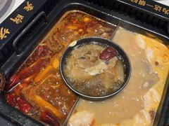 -老牌坊云南鱼豆花火锅(哈西万达店)