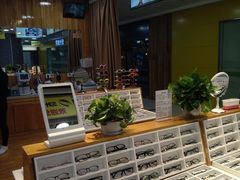 店内环境-MiRi眼镜连锁·蔡司·尼康控优点合作店(莘庄店)