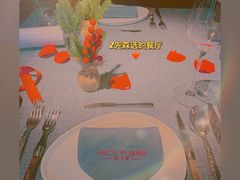 -弦月窗LUNETTE BY AMANDA(复兴路店)