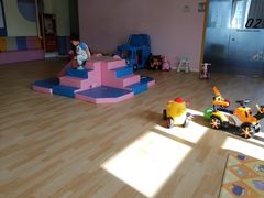 -鲱鱼宝宝社交能力早教中心(北艾中心店)