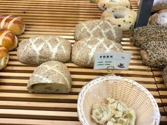 -焙丽拾光(麦凯乐直营店)