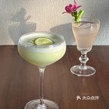 南京也有三文鱼汉堡了！目测得有个3cm厚！