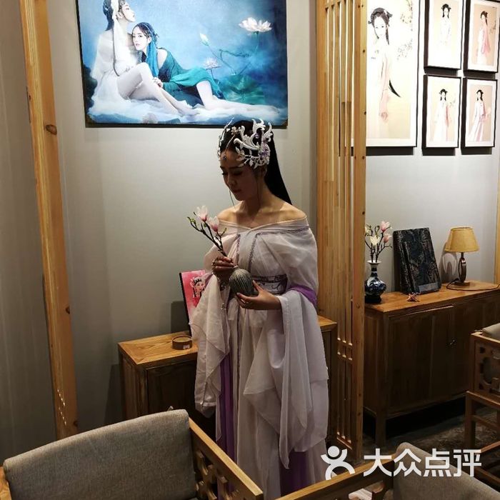 盘子女人艺术写真馆