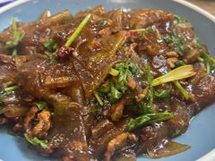 香菜肉丝粉皮-八张桌子(老店)