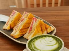 -花苑里咖啡(威远店)