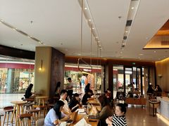 -星巴克臻选(深圳龙华红山天虹店)