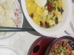 -渝是乎川渝小炒(新世界百货望京店)