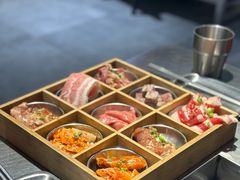 全肉九宫格-马路牙子烧烤音乐酒馆(望京店)