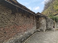 -高荡千年布依古寨旅游景区