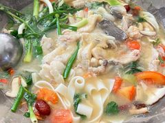 -姚记抚仙湖石锅鱼庄