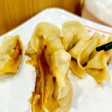 杭州居然也有这家锅贴店🥟不过最推荐的是沙汤！没吃过吧！