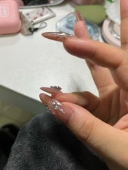 -丽心自助美甲美睫