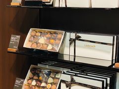 面包甜点陈列柜-Laderach 莱德拉(上海环贸iapm店)