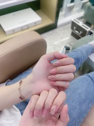 -睫毛弯弯·美甲美睫