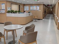 -上海大学附属上海和平眼科医院