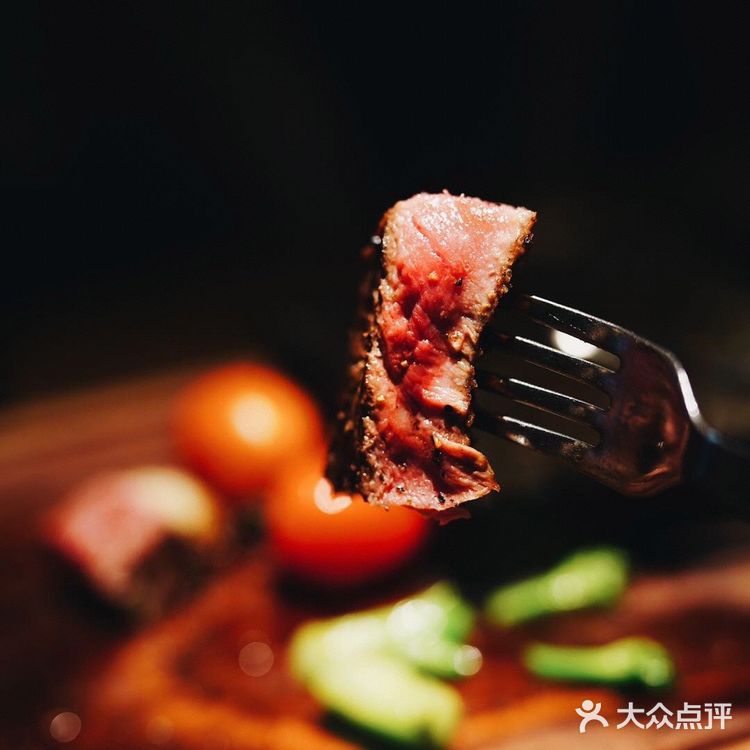 五角场小情侣圣诞约会好去处，先吃个牛排吧