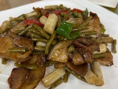 莲藕尖炒土猪-水磨农庄