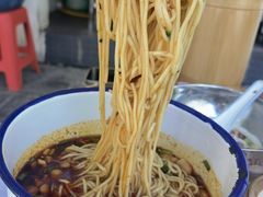 特色杂酱豌豆面-山城盅盅面