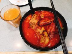 番茄浓汤鸡翅猪扒通粉-华嫂冰室(尖沙咀店)