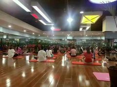 -格易美游泳馆健身房(新昆仑店)