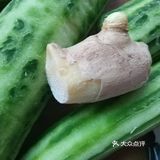 鸡肉搭配丝瓜做的丝瓜肉汤