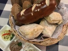 面包篮-皇冠自酿啤酒坊(中国红街5号楼店)