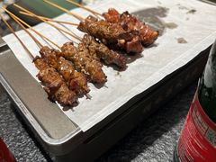 -何妹湿辣牛肉·粤式烧烤砂煲(桂雅路店)