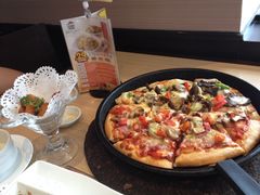 鲜虾杯，小牛排和培根拼盘pizza-必胜客(花舞大唐博物馆店)