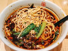 -呼啦面馆·头牌豌杂面(珠江国际B区店)