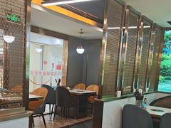 -布罗城堡自助烧烤(鸿通城购物中心店)