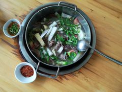 -大众跷脚牛肉馆·非遗传承单位(峨眉山店)