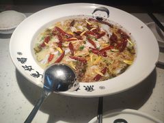 -江渔儿酸菜鱼(奥园广场金发购物中心店)
