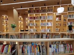 -漕河泾街道图书馆(漕河泾社区文化活动中心店)