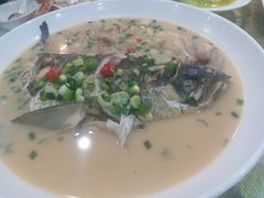双椒千岛湖鱼头-聚丰园•湖鲜餐厅(阿红私房菜梅石路店)