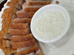 烧腩肉-正宗高流河饭店原创风姜鸡