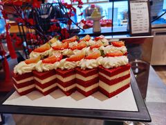 红丝绒蛋糕-北京王府井希尔顿酒店·万斯阁西餐厅