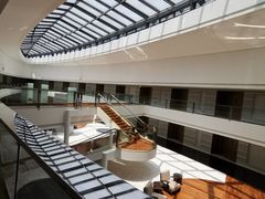 -上海滴水湖皇冠假日酒店