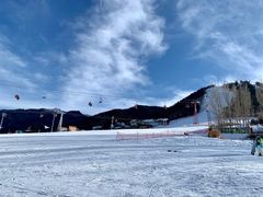 -丝绸之路山地度假区滑雪场