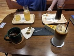 -ZING COFFEE 镜咖啡