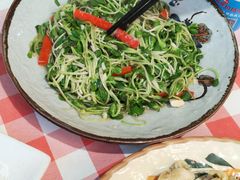 蒜蓉炒葵花苗-龙桥私厨·姜花菊花过桥鱼·顺德菜(容桂店)