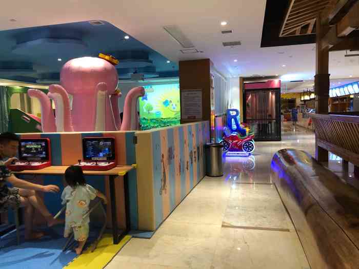 天御汤泉汗蒸会馆-"感觉比夏威夷洗的舒服 唯一不足的就是地暖.