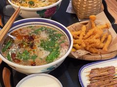 -云阿蛮云南生烫牛肉米线(奉贤路店)