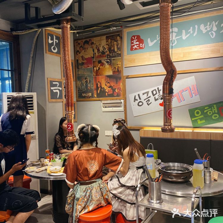 万胜围地铁出来很快就到