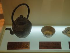 水壶与九枝莲碗-汕头开埠文化陈列馆