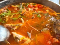 红酸汤锅-苗阿哥