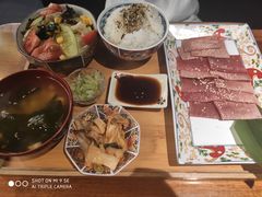 -肉魁屋·烧肉·烧鸟·酒场(高新店)