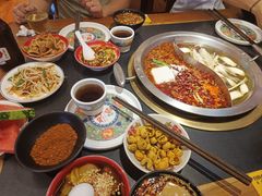 -沸炉重庆老火锅(军事博物馆店)